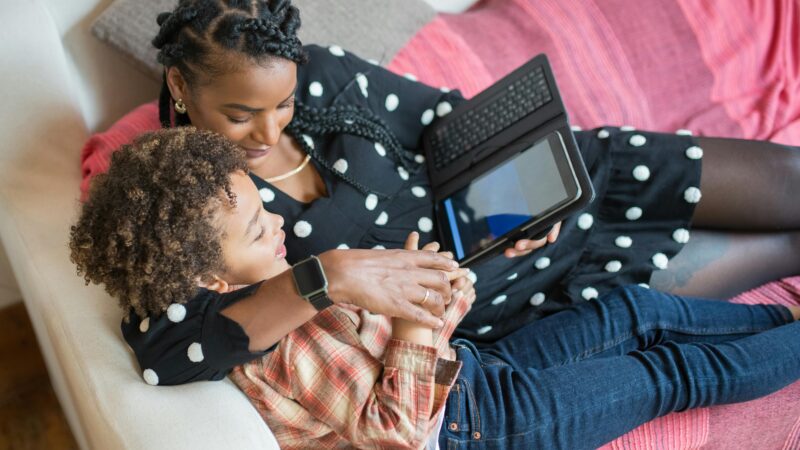 Children Growing Up Online: Raising Emotionally Strong and Digitally Wise Children