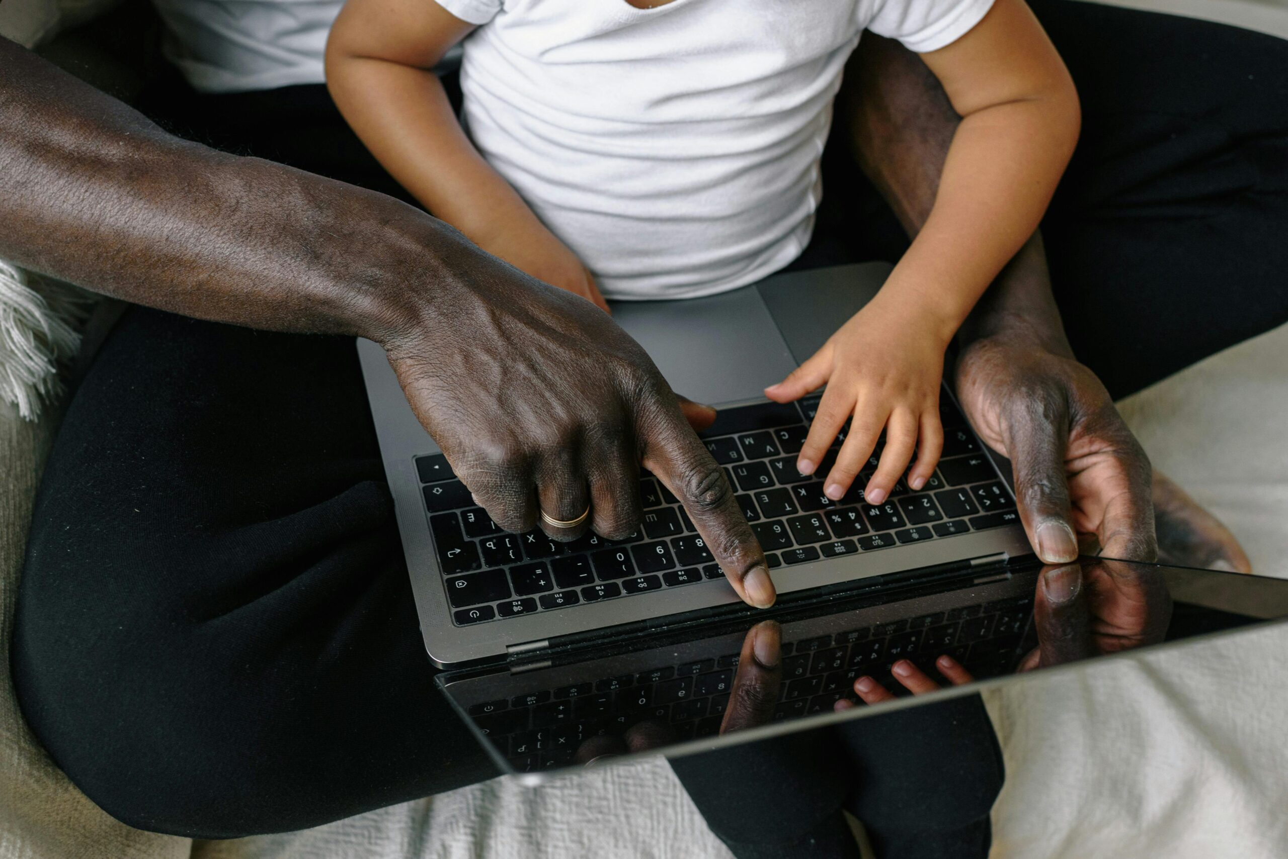 Family learning safe AI use together